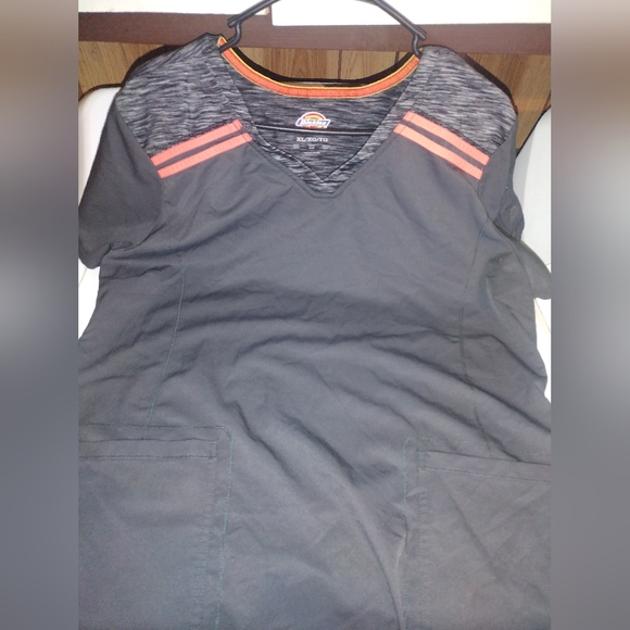 Scrub sets - Picture 6 of 10